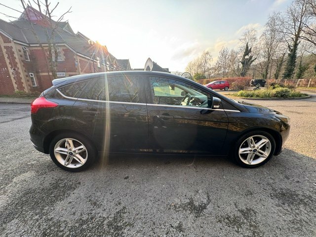 Ford Focus Hatchback CP65SXO Black #4