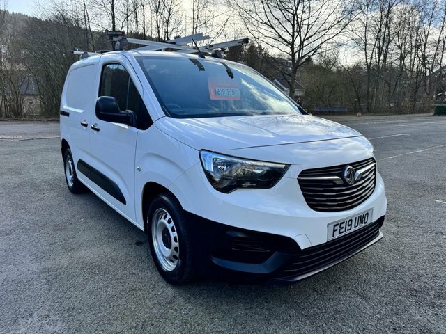 Vauxhall Combo Mpv FE19UMO White #6