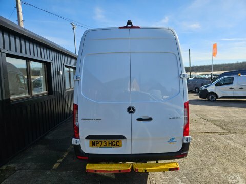 Mercedes-Benz Sprinter 315 Cdi Progressive WP73HGC White #4
