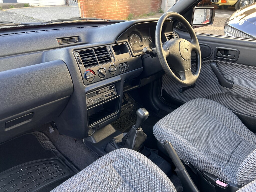 Ford Escort 1.8D Popular Mk5 Red #2
