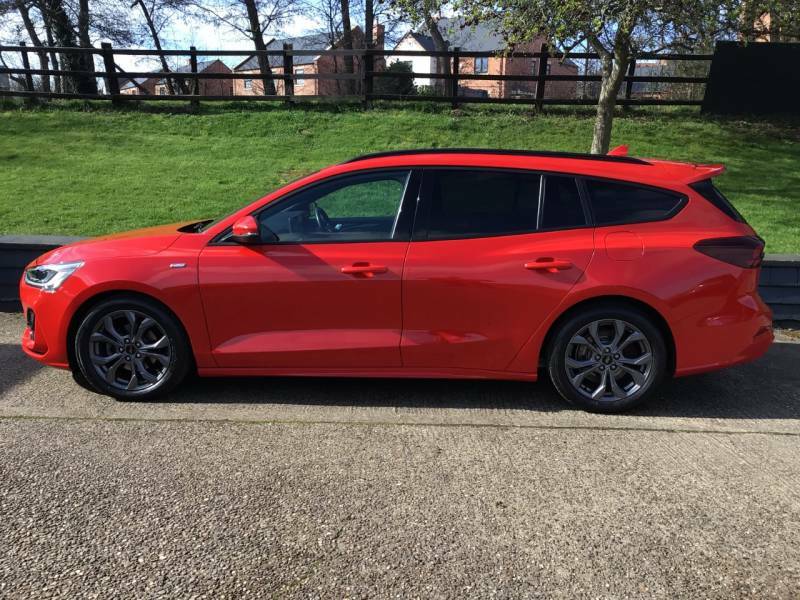 Ford Focus 1.5 Ecoblue St-line - 2022 72 VN72UBV Red #6