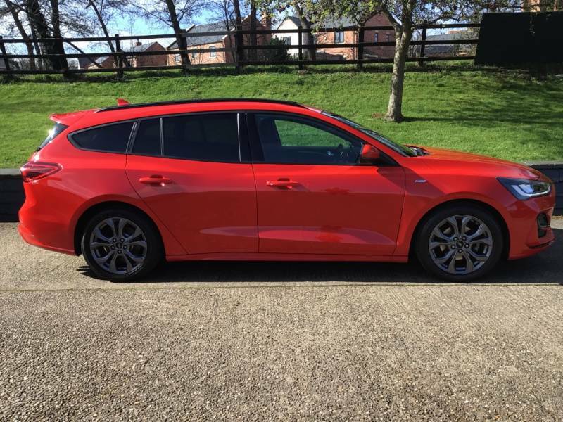 Ford Focus 1.5 Ecoblue St-line - 2022 72 VN72UBV Red #3