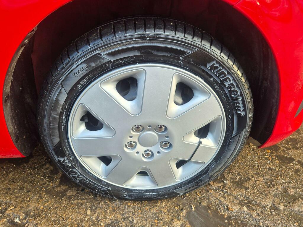 Peugeot 108 1.0 Active Red #4