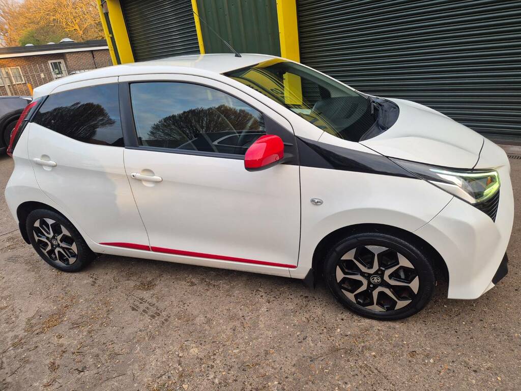 Toyota Aygo 1.0 Vvt-i X-trend HJ69LFO White #5