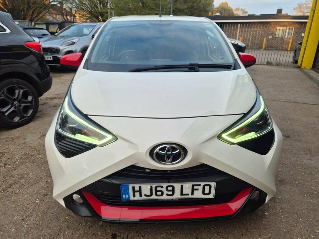 Toyota Aygo 1.0 Vvt-i X-trend HJ69LFO White #2