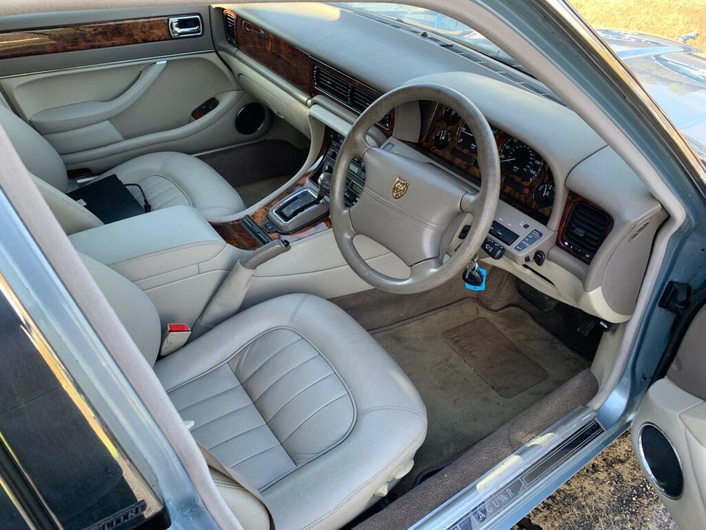 Jaguar XJ Xj6 Red #11