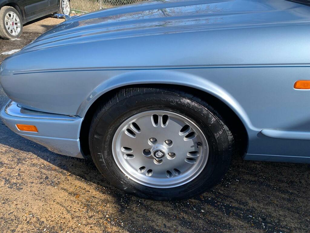 Jaguar XJ Xj6 Red #31