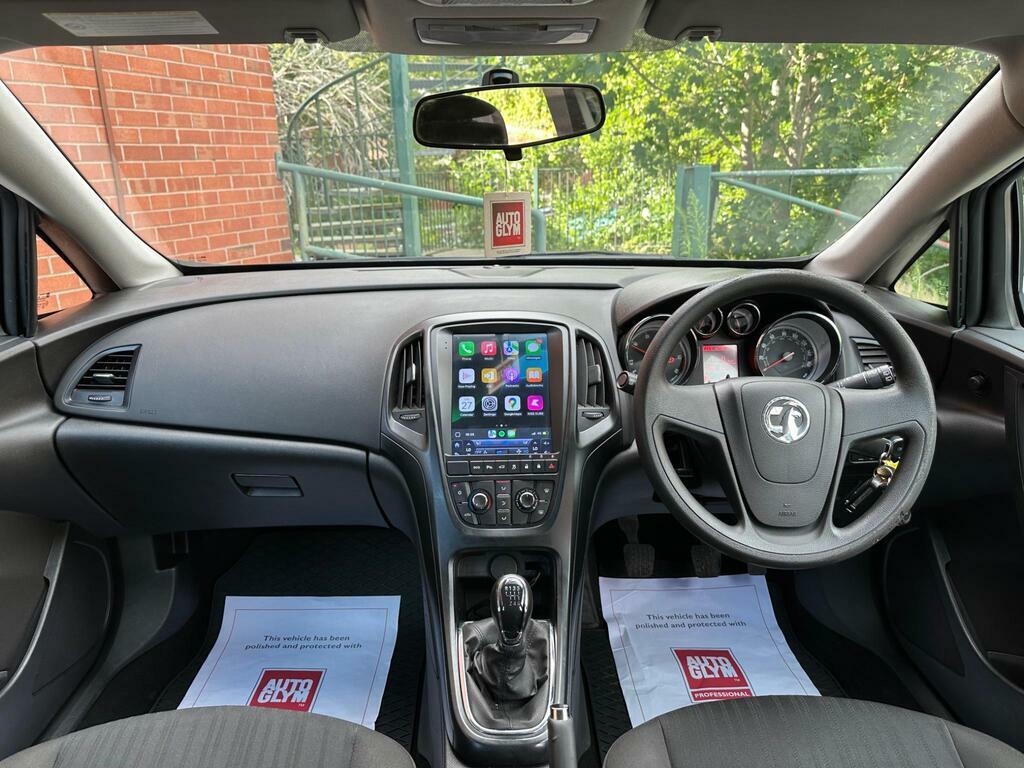 Vauxhall Astra 1.7 Cdti Ecoflex Es Sports Tourer Euro 5 S S WX14ERY White #2