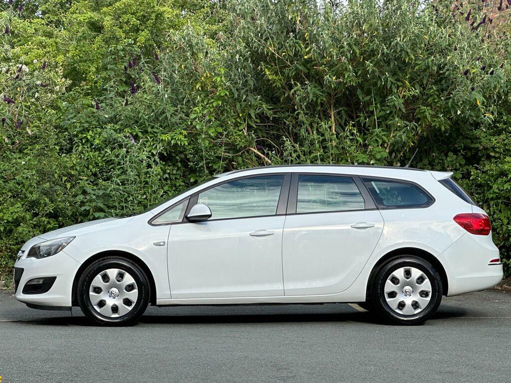 Vauxhall Astra 1.7 Cdti Ecoflex Es Sports Tourer Euro 5 S S WX14ERY White #3