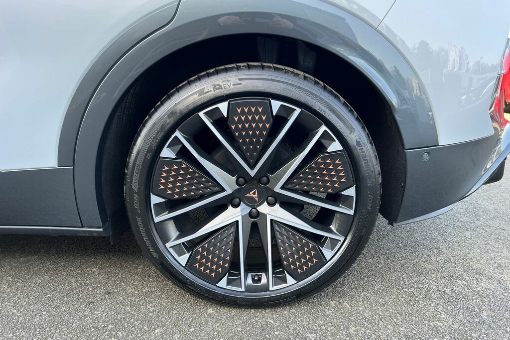 Cupra Tavascan 250Kw Vz2 77Kwh Awd YX26JWN White #5