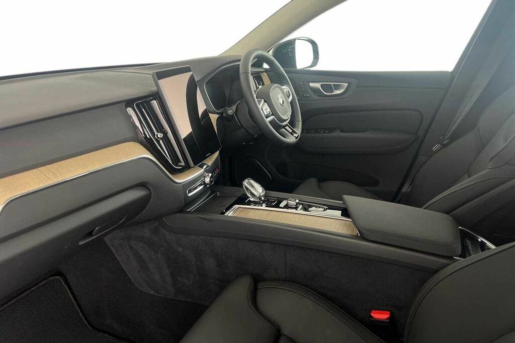 Volvo XC60 B5 Plus, Awd Mild Hybrid, Dark YT75UJB Grey #4