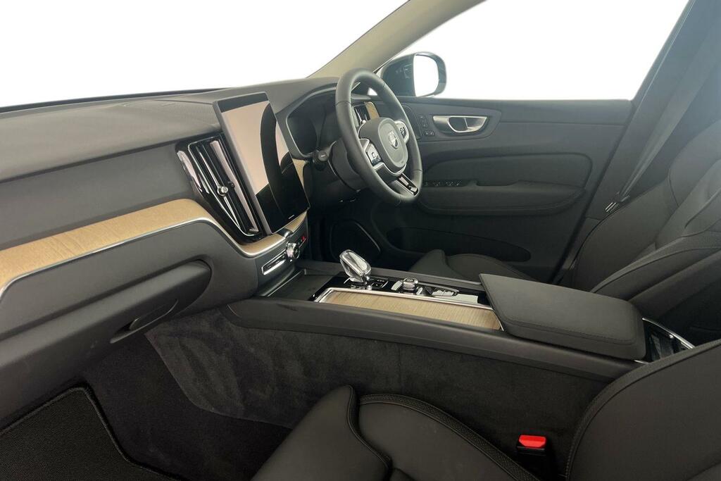 Volvo XC60 B5 Plus, Awd Mild Hybrid, Dark YT75UJB Grey #3