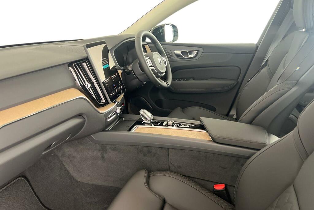 Volvo XC60 Plus, T6 Awd Plug-in Hybrid, Dark YO75EYU Grey #2