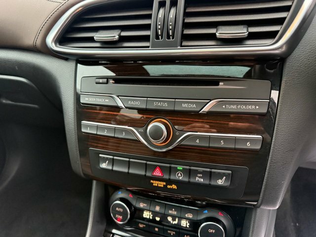 Infiniti QX30 D Premium Tech Black #21