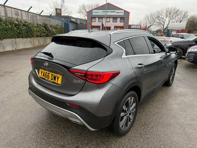 Infiniti QX30 D Premium Tech Black #9