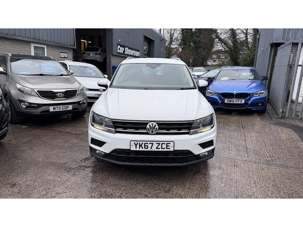 Volkswagen Tiguan Tdi Se Navigation YK67ZCE White #5