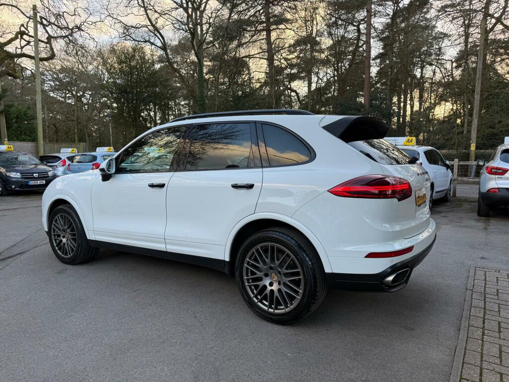 Porsche Cayenne 3.0 Td V6 Platinum Edition Tiptronics 4Wd Euro 6 EK66DVN White #2