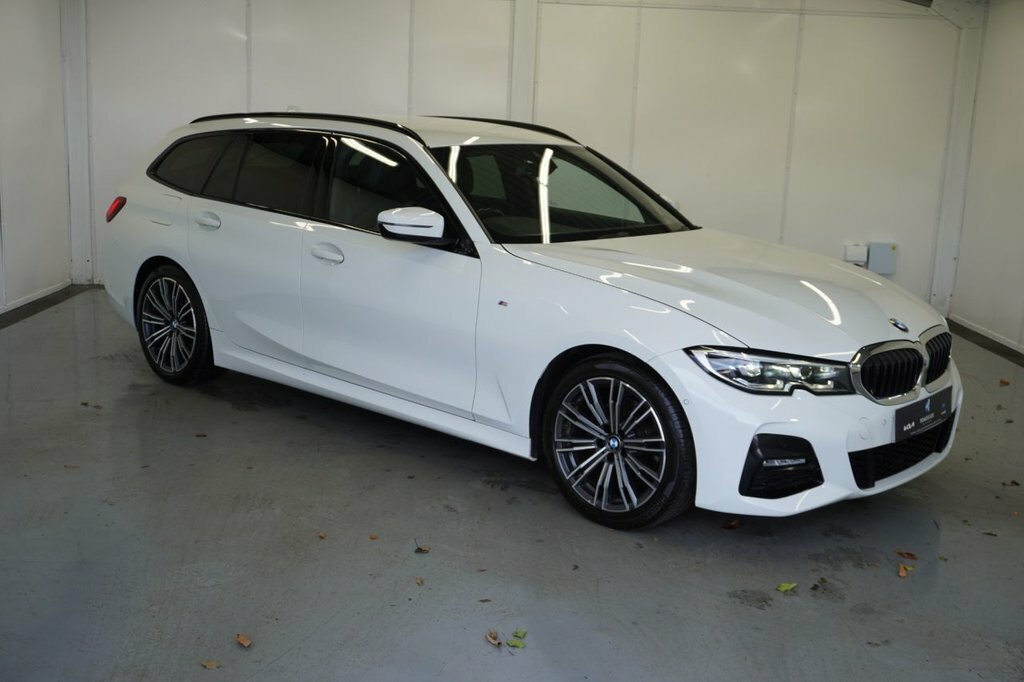 BMW 3 Series 2L M Sport YUI7033 White #2