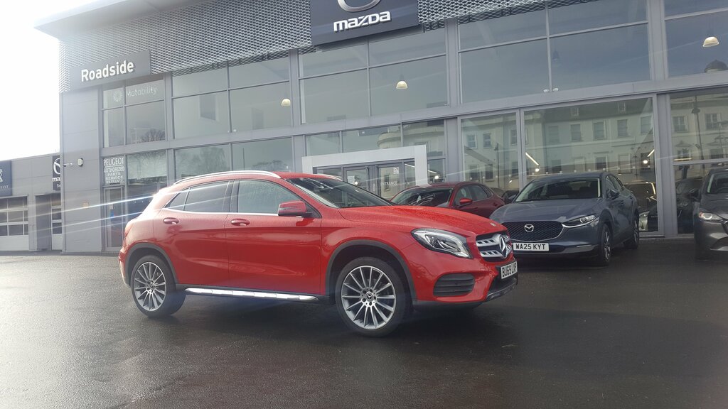 Mercedes-Benz GLA Class 2019 Mercedes Gla-class 1.6 Gla 180 Amg Line Editi Red