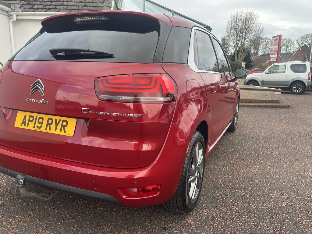 Citroen C4 SpaceTourer 2019 Citroen C4 Spacetourer 1.2 Puretech Feel Ss Red #6