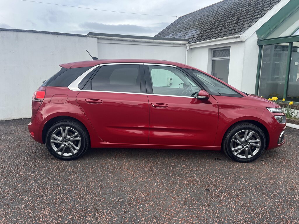Citroen C4 SpaceTourer 2019 Citroen C4 Spacetourer 1.2 Puretech Feel Ss Red #4