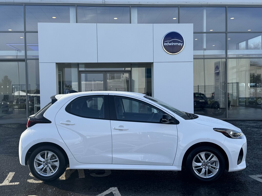Mazda 2 2025 Mazda 2 Hybrid Centre Line 1.5 Cvt GMZ8160 White #2