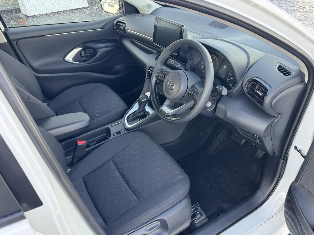 Mazda 2 2025 Mazda 2 Hybrid Centre Line 1.5 Cvt GMZ8160 White #3