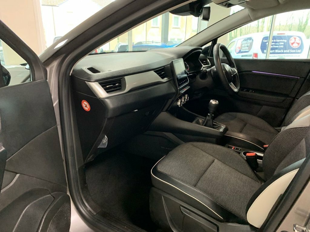 Renault Captur 1L Techno DY72VFC Grey #4