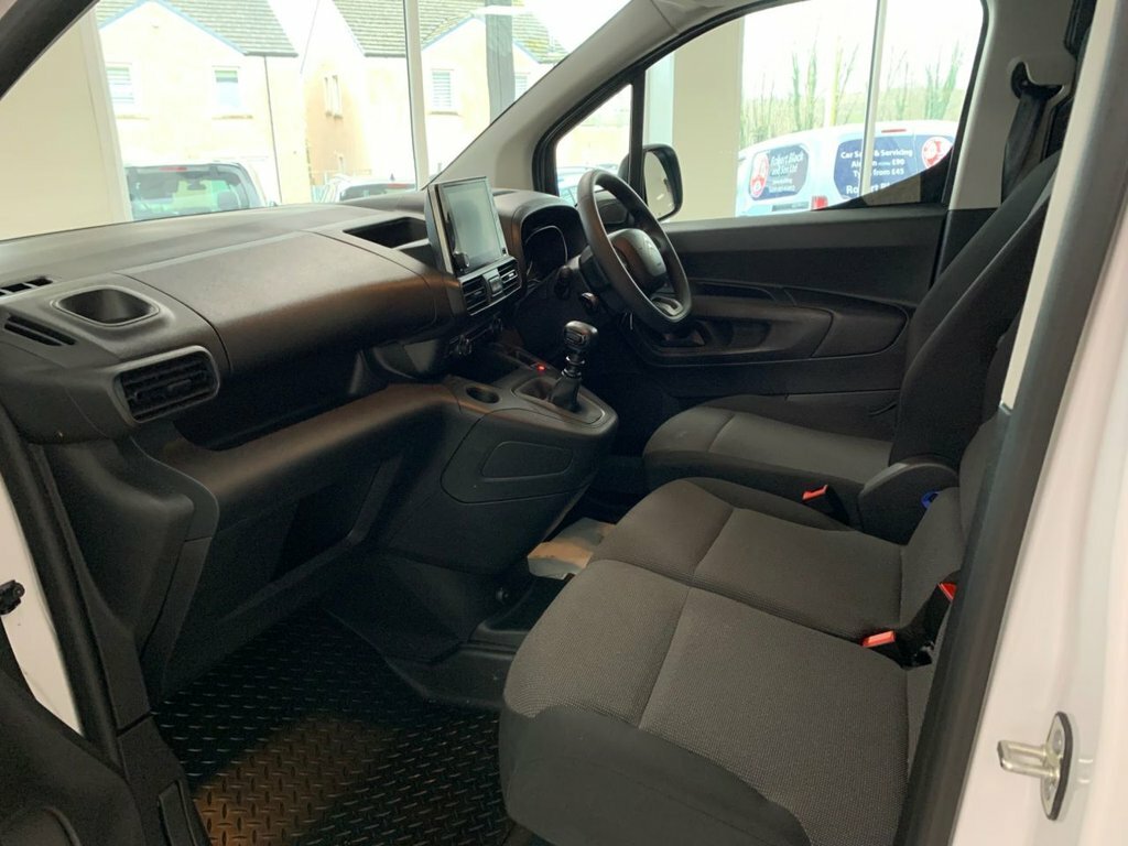 Citroen Berlingo 1.5L Enterprise Edition M LB23KZD White #4