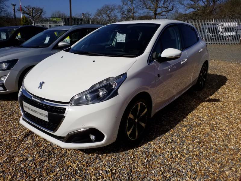 Peugeot 208 1.2 Puretech 82 Tech Edition Start Stop - 20 DC19CXE White #3