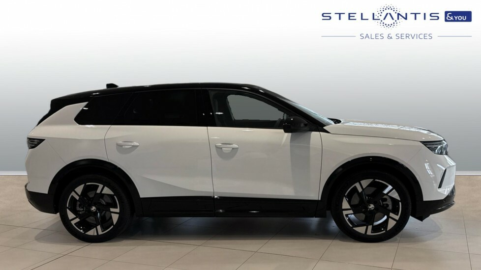 Vauxhall Grandland 73Kwh Ultimate Suv 213 Ps YC25ZNA  #2