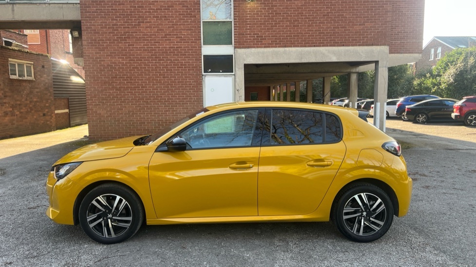 Peugeot 208 1.2 Puretech Allure Premium Hatchback MM23RTV  #6