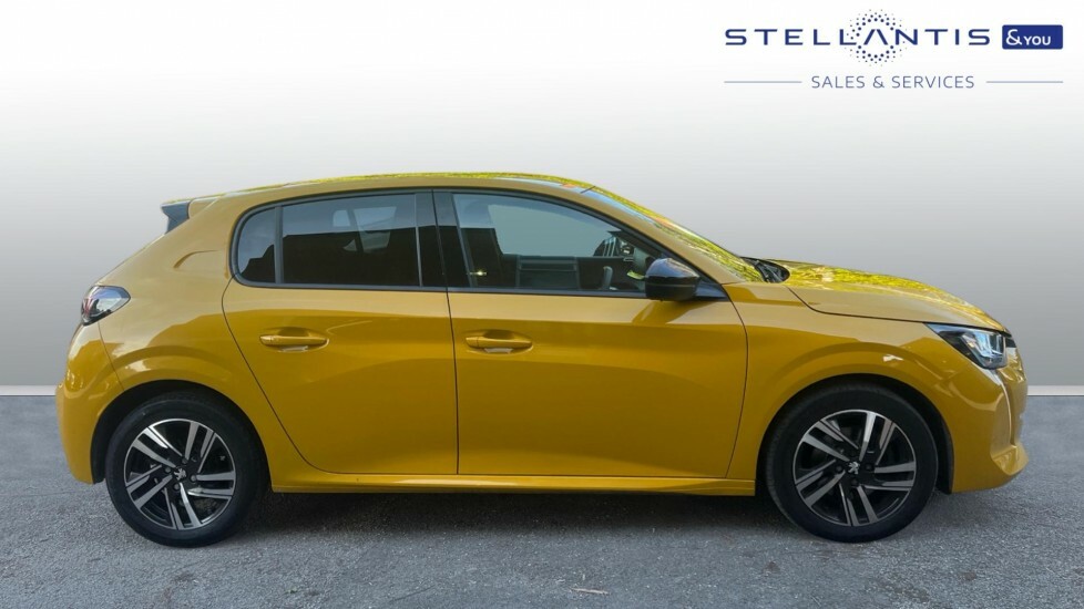 Peugeot 208 1.2 Puretech Allure Premium Hatchback MM23RTV  #2