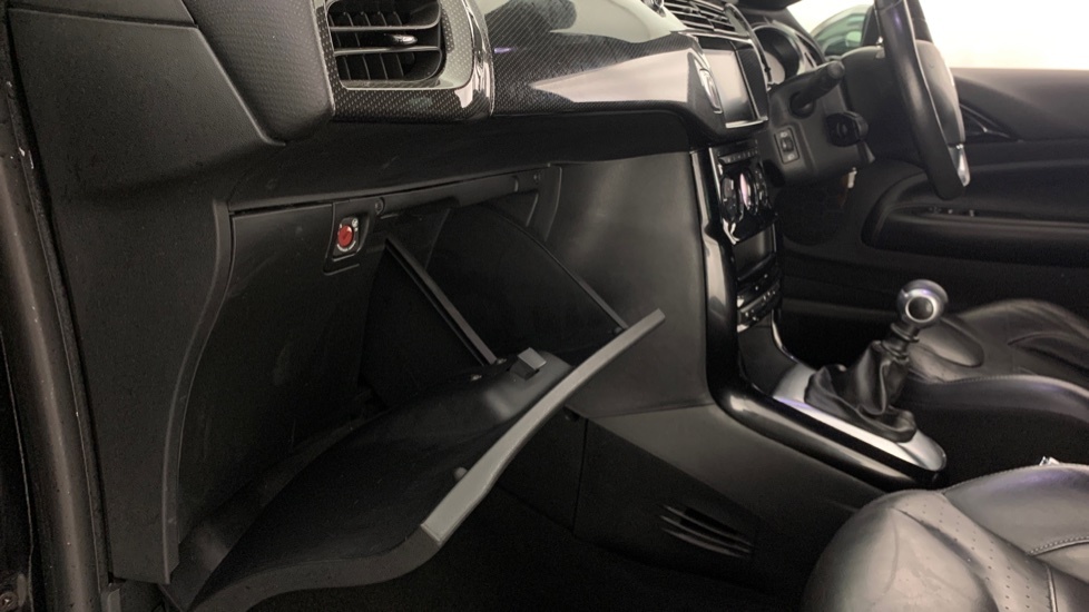 DS DS 3 Cabrio 1.2 Puretech Connected Chic Cabriolet Euro 6 Ss Black #42