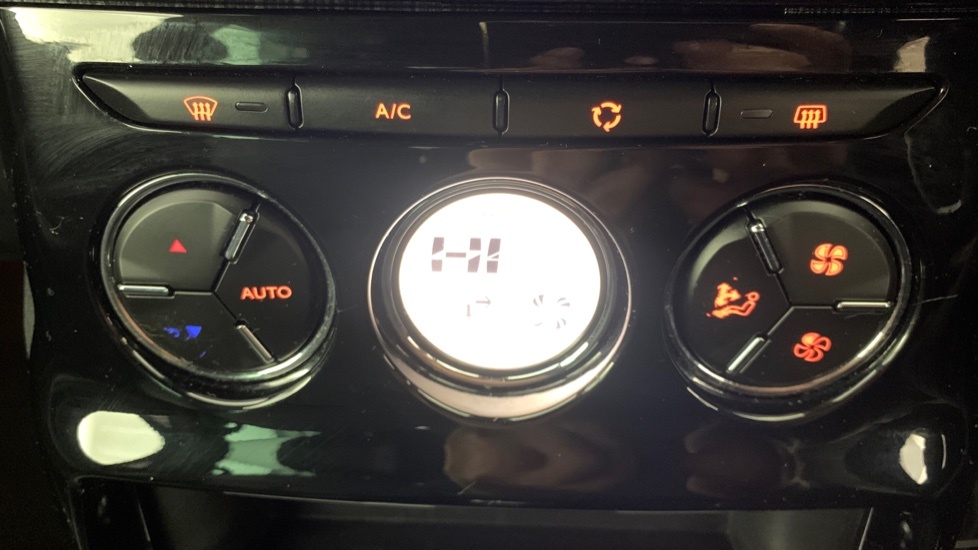 DS DS 3 Cabrio 1.2 Puretech Connected Chic Cabriolet Euro 6 Ss Black #32