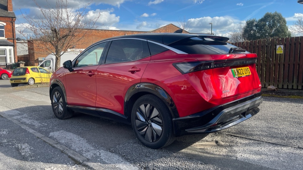 Nissan Ariya 63Kwh Advance Suv 7.4Kw Charger Red #5