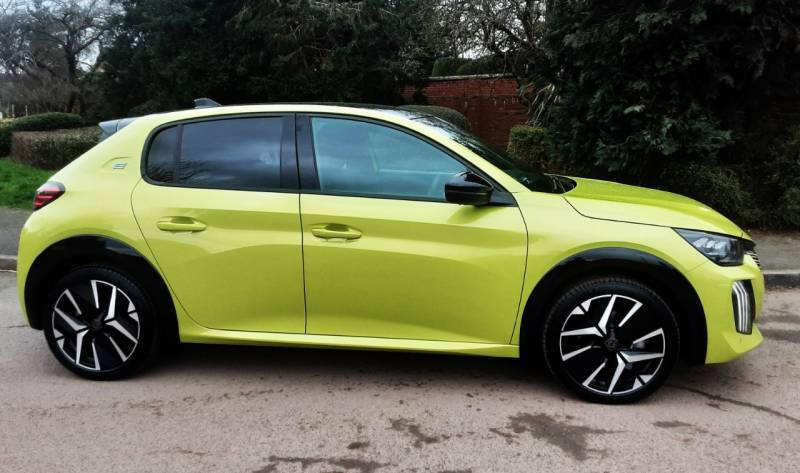Peugeot e-208 115Kw Gt 51Kwh - 2024 24 Yellow #3