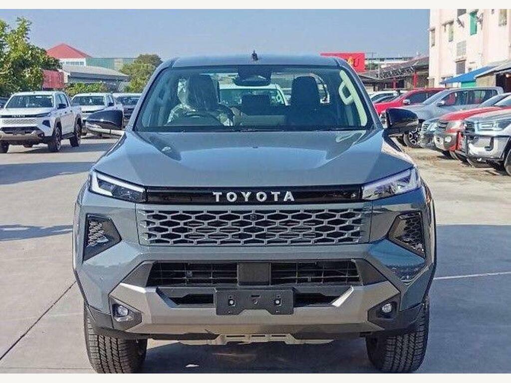 Toyota HILUX 2.8 D-4d Invincible X Pickup Double Cab Grey #3