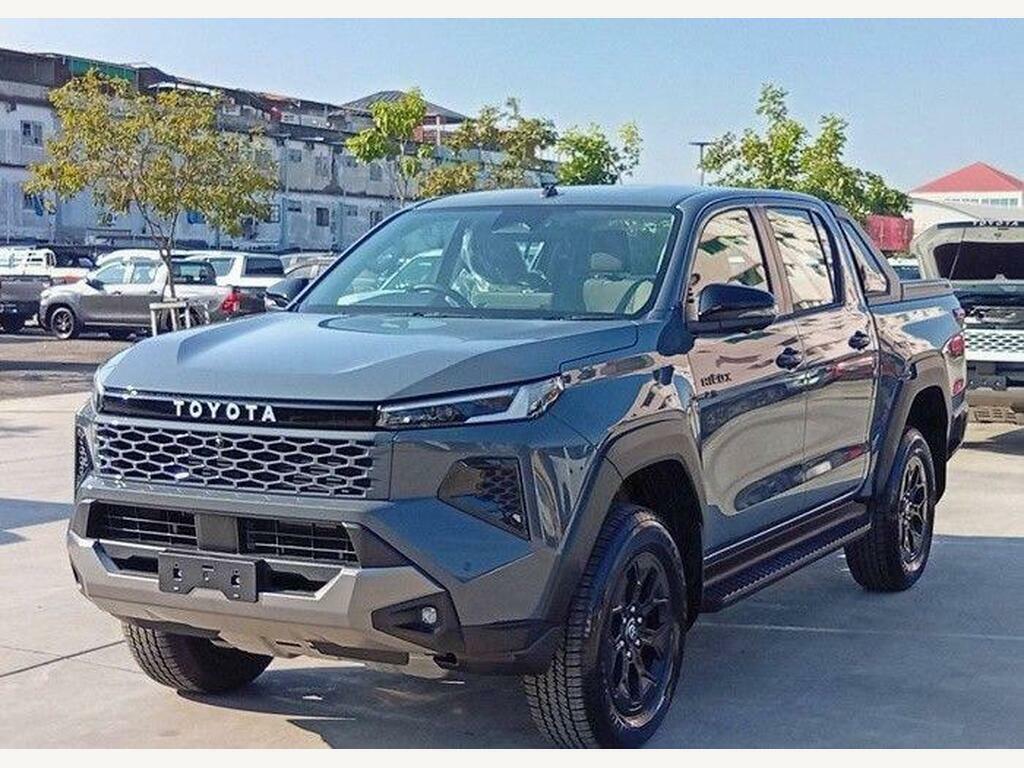 Toyota HILUX 2.8 D-4d Invincible X Pickup Double Cab Grey #2