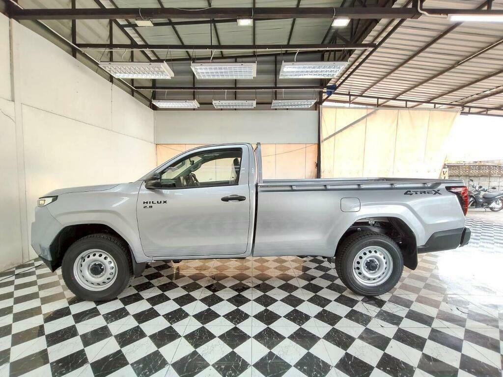 Toyota HILUX Diesel  Silver #2