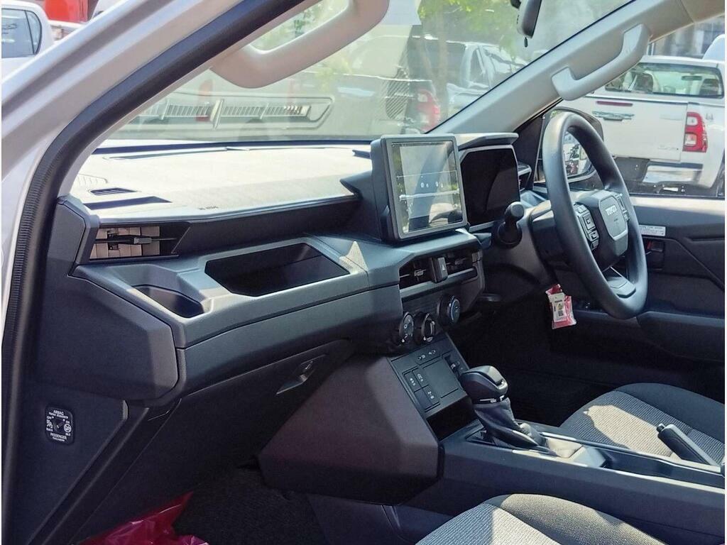 Toyota HILUX Diesel  Silver #4