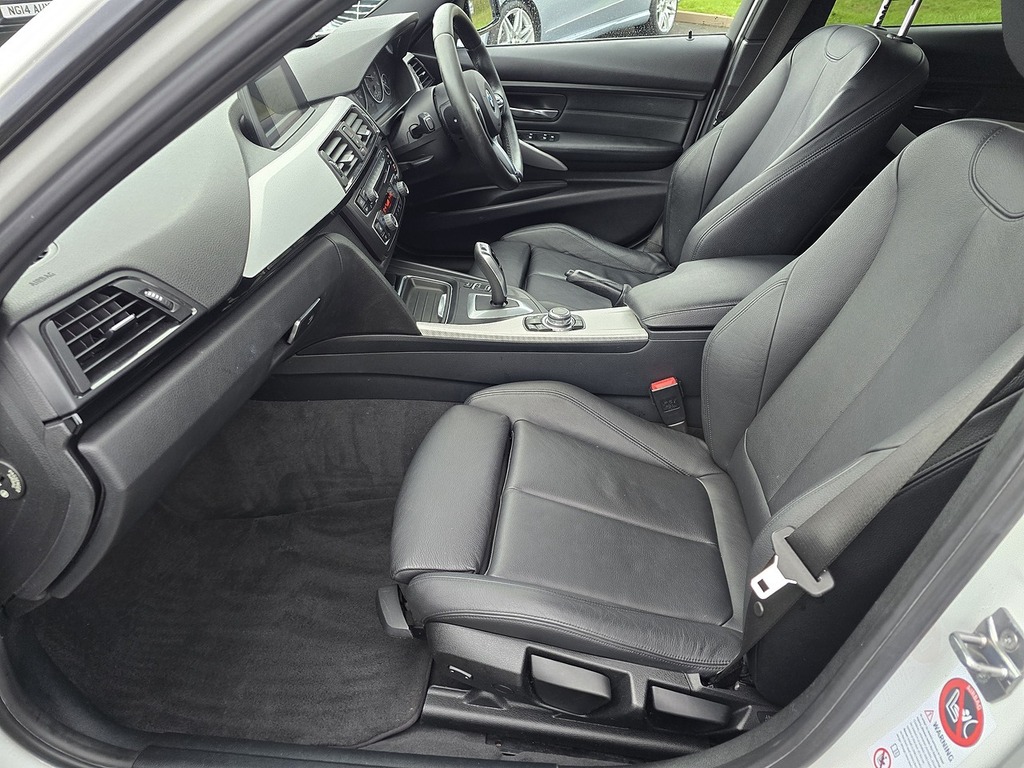 BMW 3 Series 320D M Sport ND64VSJ White #4