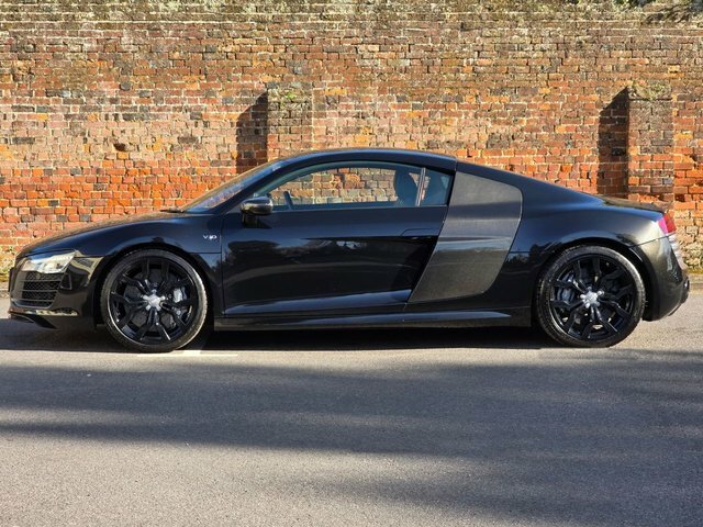 Audi R8 5.2 Fsi V10 Plus Coupe S Tronic Quattro Black #2