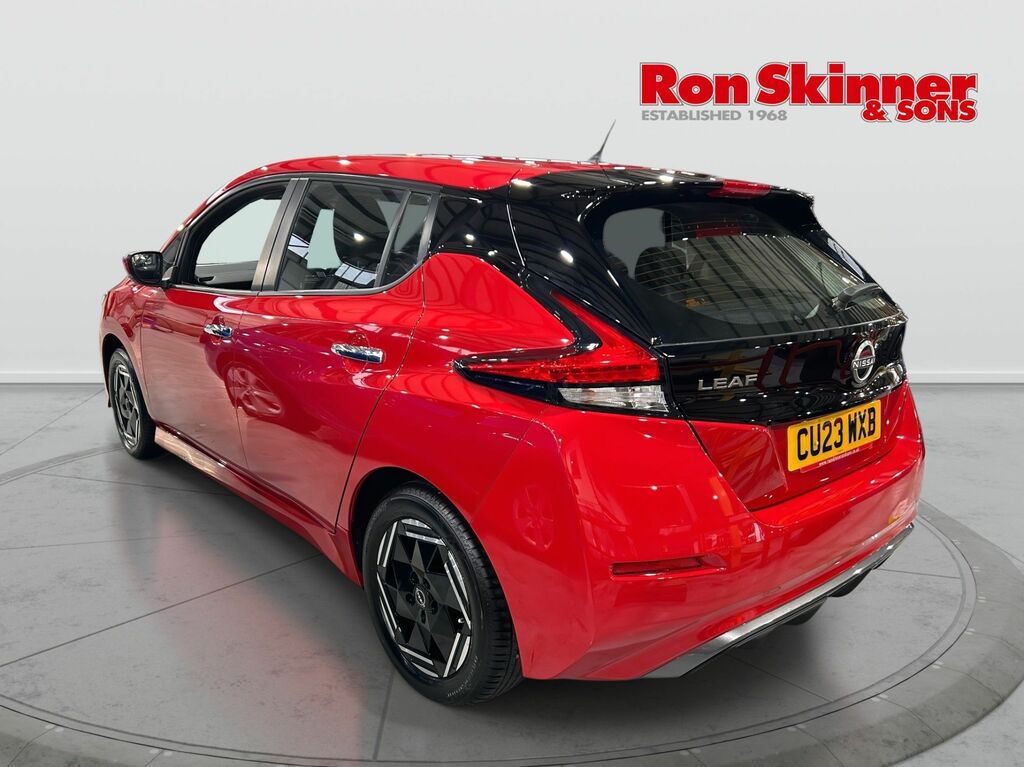 Nissan Leaf 39Kwh Acenta Hatchback 150 Ps Red #3