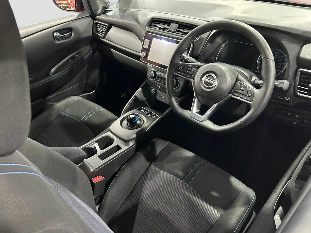 Nissan Leaf 39Kwh Acenta Hatchback 150 Ps Red #6