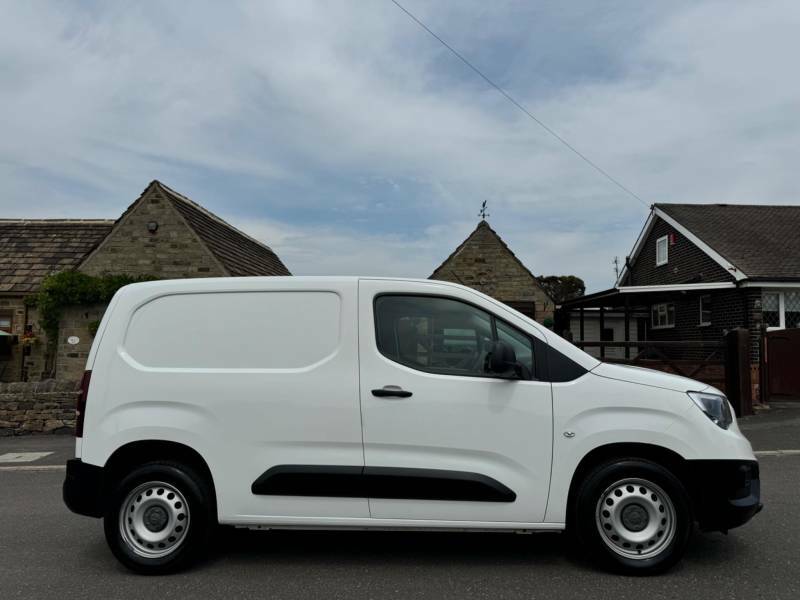 Vauxhall Combo 1.5 Turbo D 2300 Dynamic L1 H1 Euro 6 - 2022 YG22UPS White #5