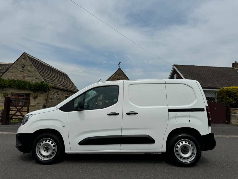 Vauxhall Combo 1.5 Turbo D 2300 Dynamic L1 H1 Euro 6 - 2022 YG22UPS White #4