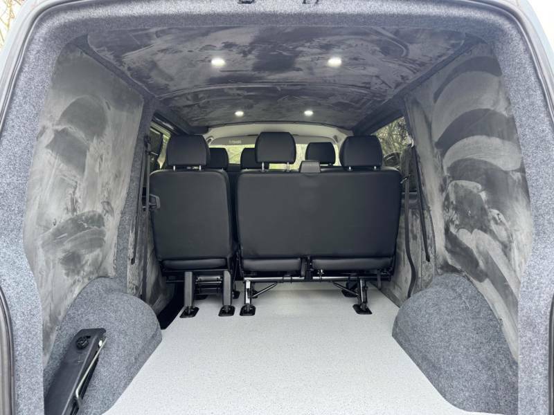 Volkswagen Transporter 2.0 Tdi T28 Highline Dsg Fwd Swb Euro 6 Ss RV72XLU Grey #2