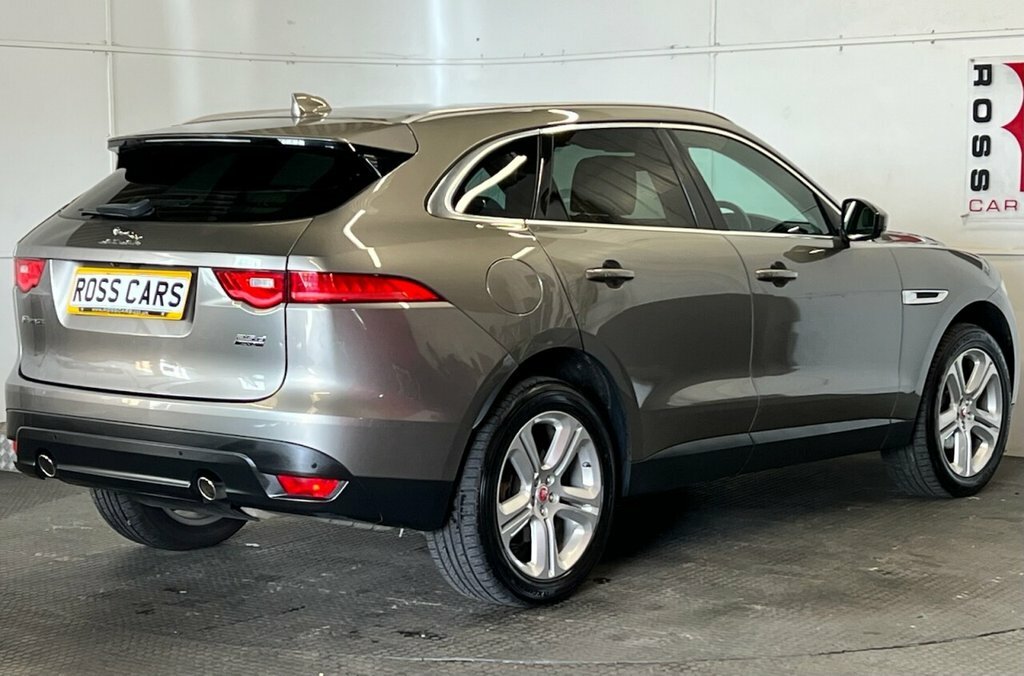 Jaguar F-Pace 2L Portfolio OE68OJX Silver #3