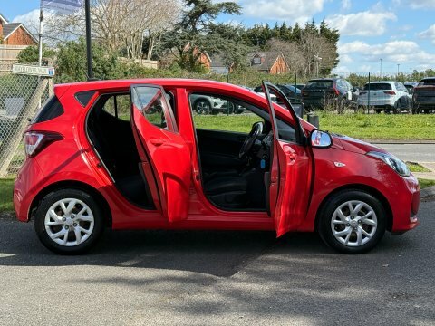 Hyundai I10 Se Auto HJ68MMK Red #3